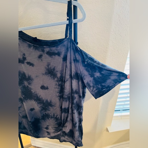 Torrid Tie-Dye Cold Shoulder Top - Picture 4 of 8